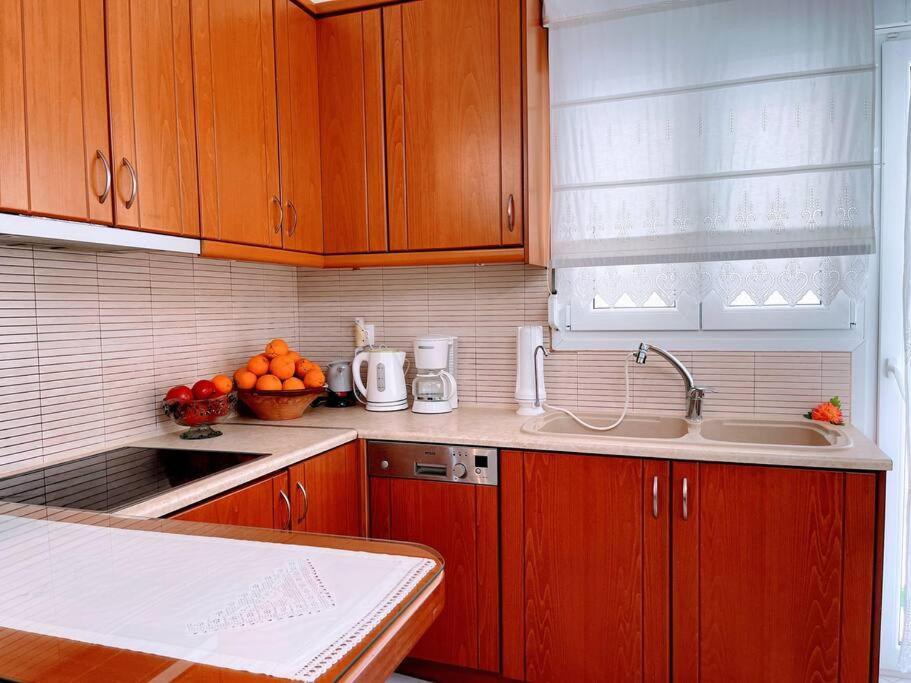 Georgia Centre Flat - 10 Min From The Beach Resmo Dış mekan fotoğraf
