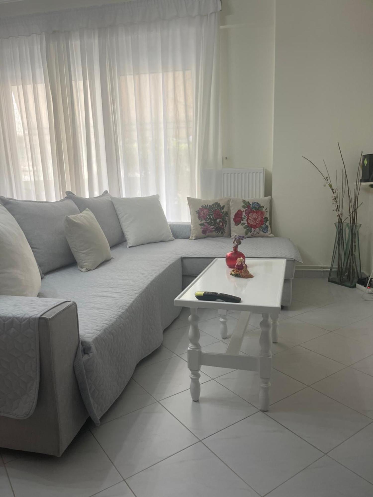 Georgia Centre Flat - 10 Min From The Beach Resmo Dış mekan fotoğraf